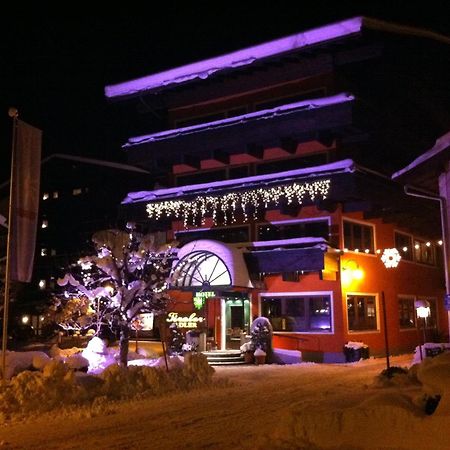 Hotel Tiroler Adler - Bed And Breakfast Waidring Esterno foto