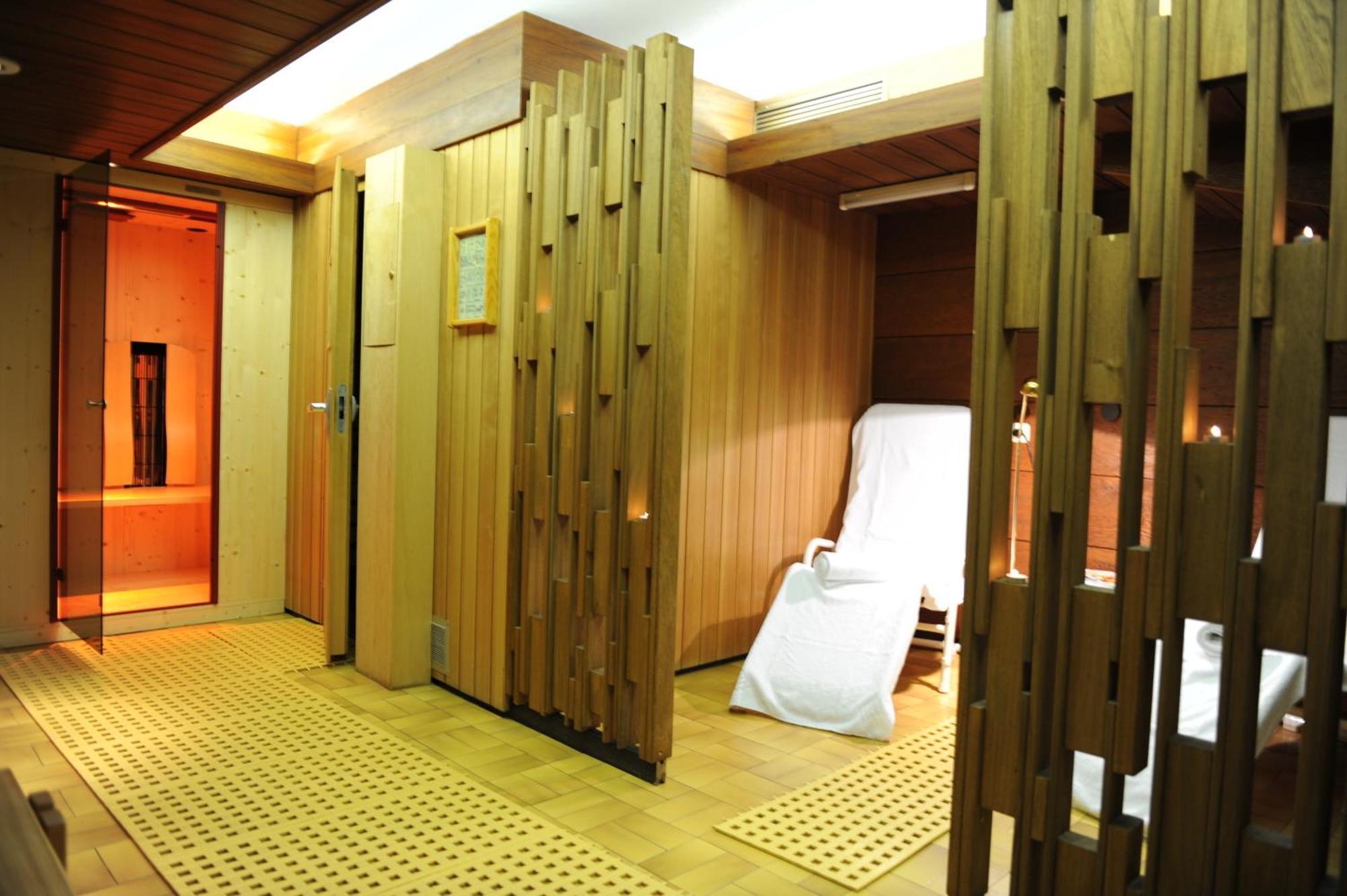 Hotel Tiroler Adler - Bed And Breakfast Waidring Esterno foto