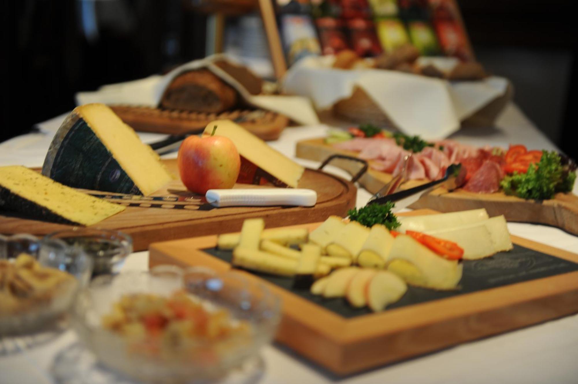 Hotel Tiroler Adler - Bed And Breakfast Waidring Esterno foto