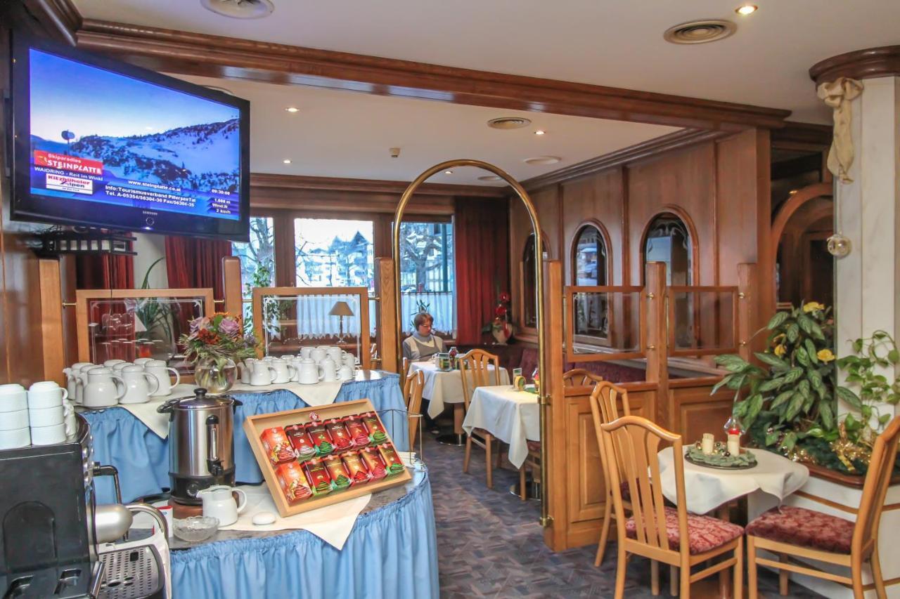 Hotel Tiroler Adler - Bed And Breakfast Waidring Esterno foto